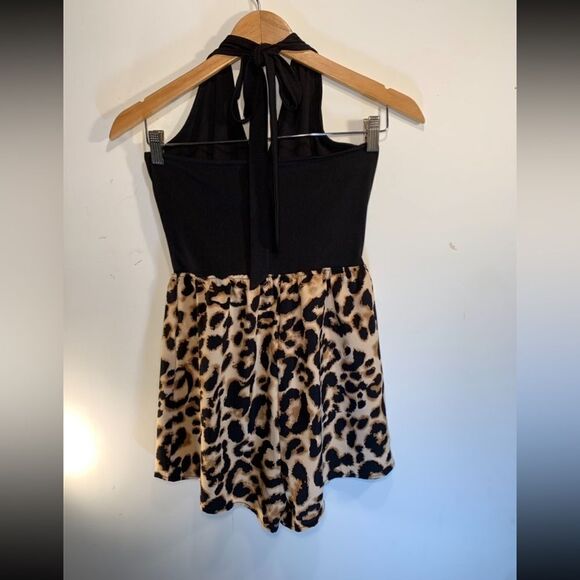 🔴SHEIN Cheetah Print& Black S:M Shorts romper stretch hugs the right curves EUC - Picture 5 of 5